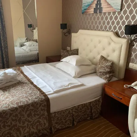 Golden Ball Club Hotel Ráb