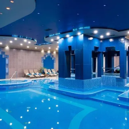 Golden Ball Club Hotel