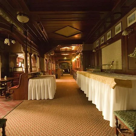 Hotel Golden Ball Club