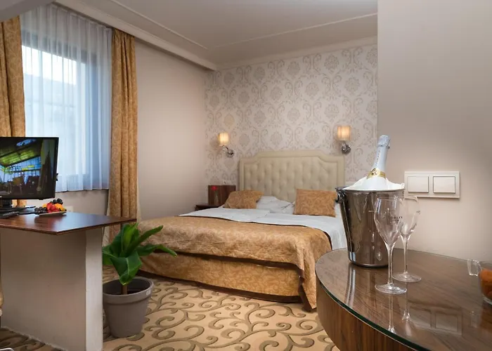 Golden Ball Club Hotel