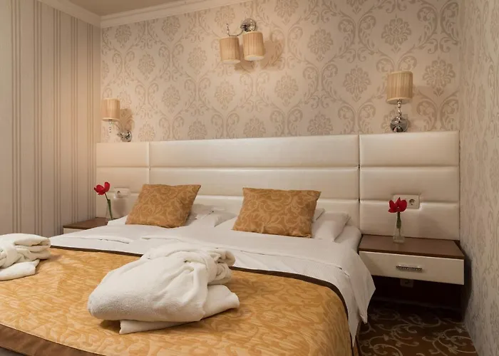 Hotel Golden Ball Club