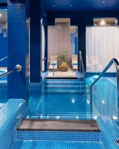 Golden Ball Club Hotel