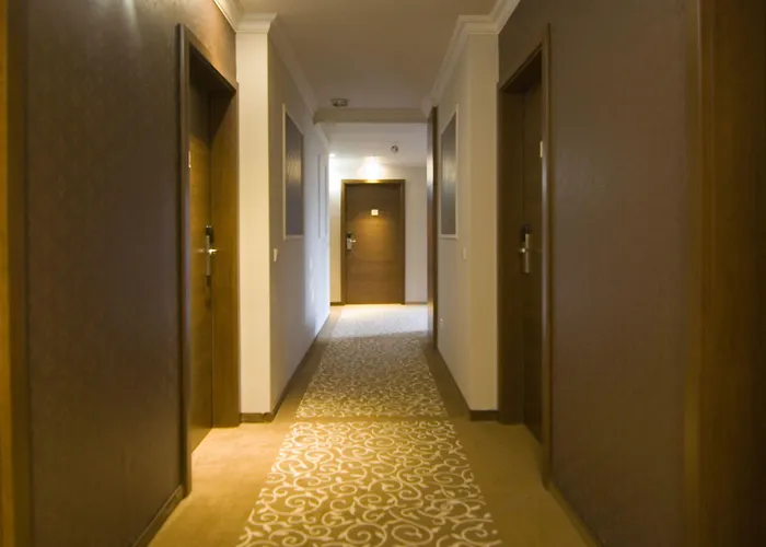 Golden Ball Club Hotel