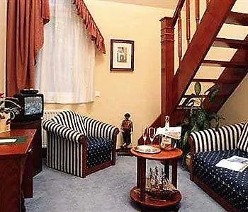 Hotel Golden Ball Club